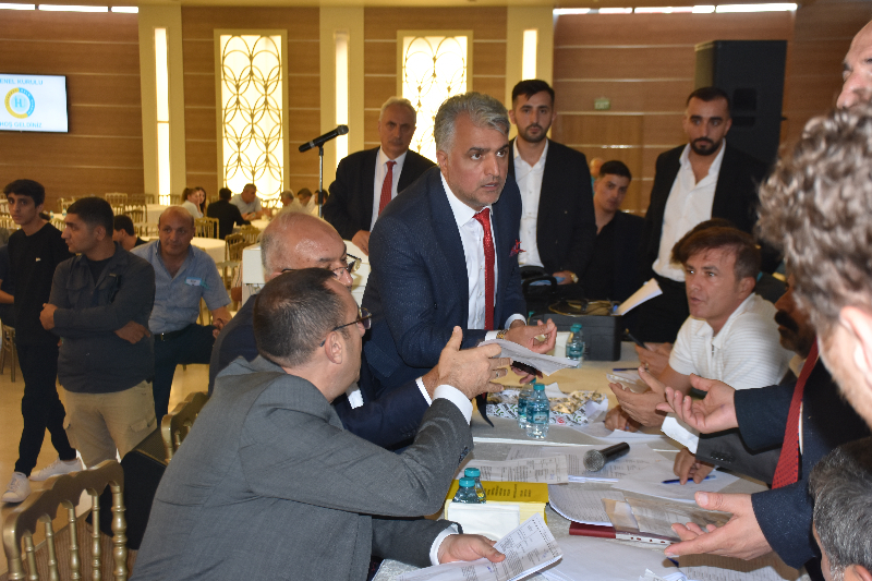 Naci Yağız Zaferini İlan Etti