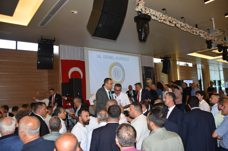 Naci Yağız Zaferini İlan Etti
