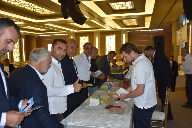 Naci Yağız Zaferini İlan Etti