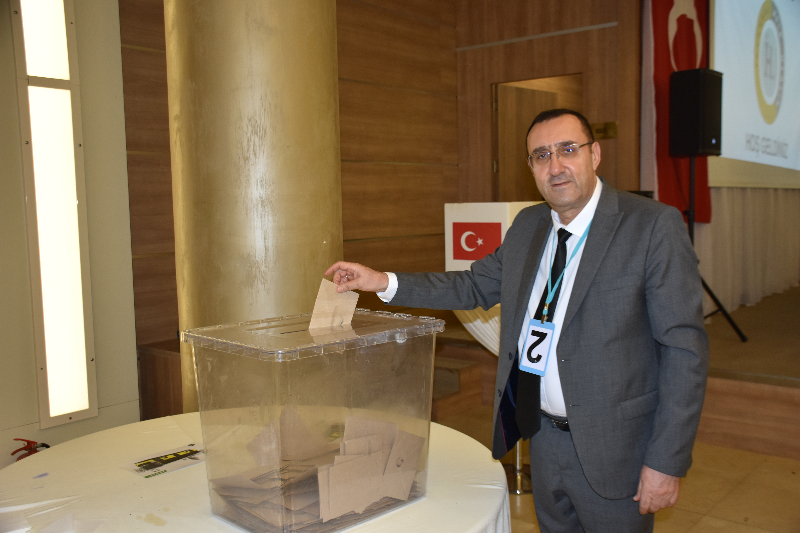 Naci Yağız Zaferini İlan Etti