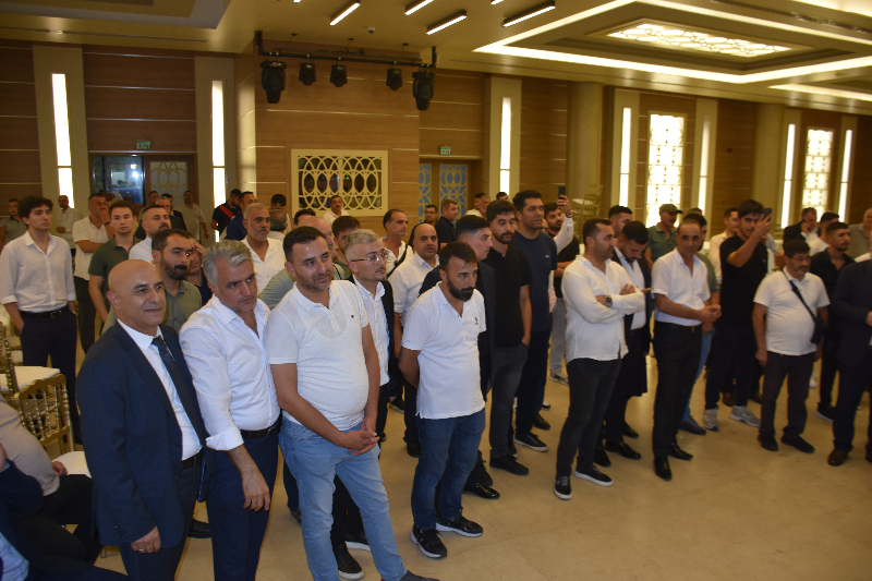 Naci Yağız Zaferini İlan Etti