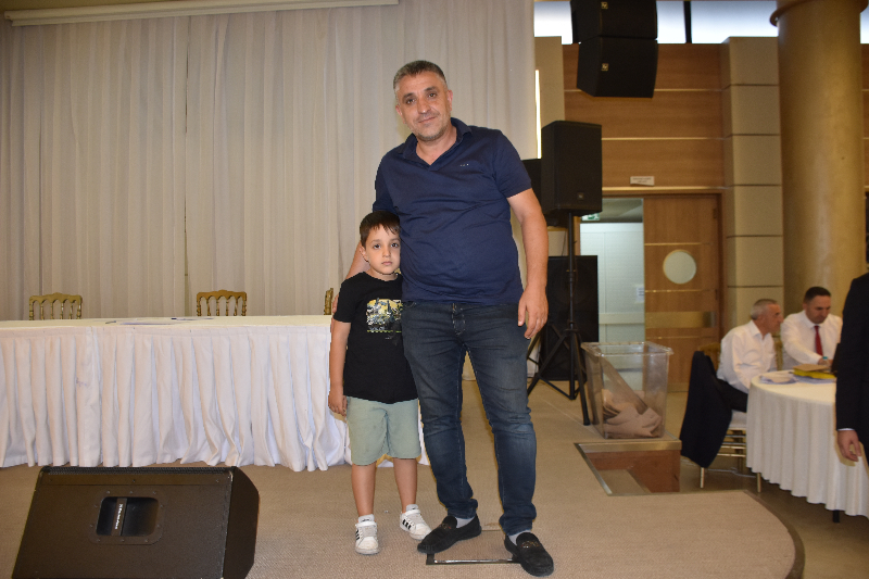 Naci Yağız Zaferini İlan Etti
