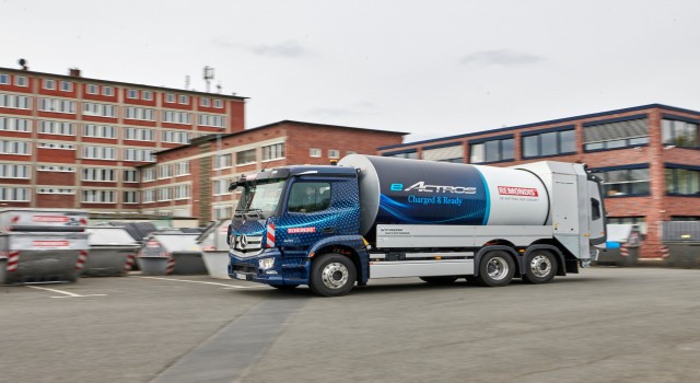 Mercedes-Benz eActros, Köln’de Atık Toplama Aracı Olarak Hizmete Alındı