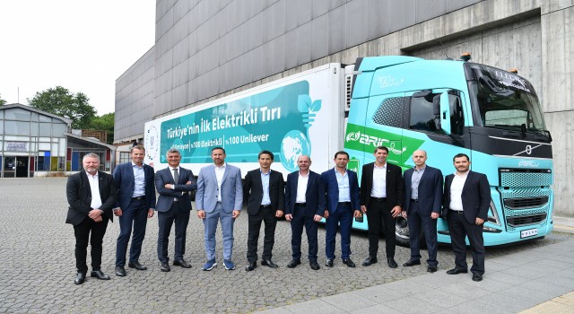 Marubeni Dağıtım ve Servis A.Ş., Unilever Türkiye ve Arıç Lojistik’e Volvo FH Elektrikli Çekicilerini Teslim Etti