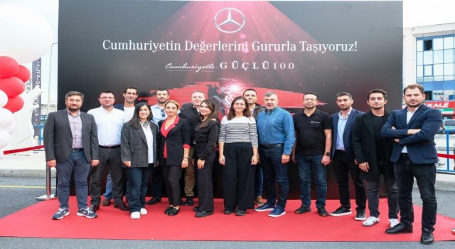 Mercedes-Benz Türk, Cumhuriyet’in 100’üncü Yılını Otobüs Kaptanlarıyla Kutladı