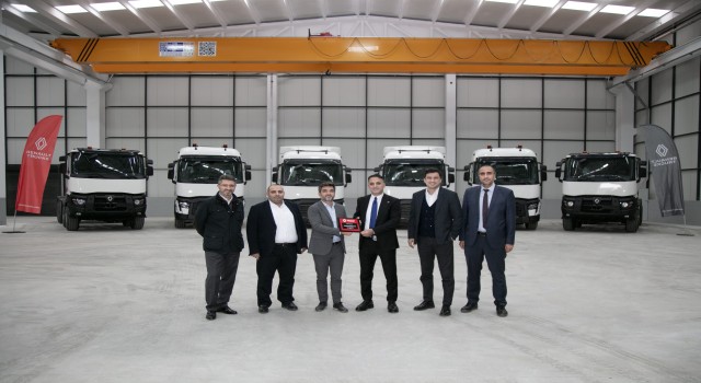 Ziver İnşaat’ın Şantiye Sahaları, Renault Trucks T,C,K Serisi İle Güçleniyor