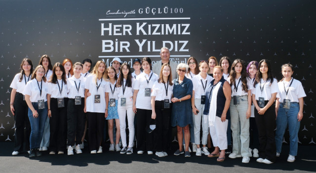 Mercedes-Benz Türk, “Yıldız Kız”larının Başarısını Pakodemy ile Destekliyor