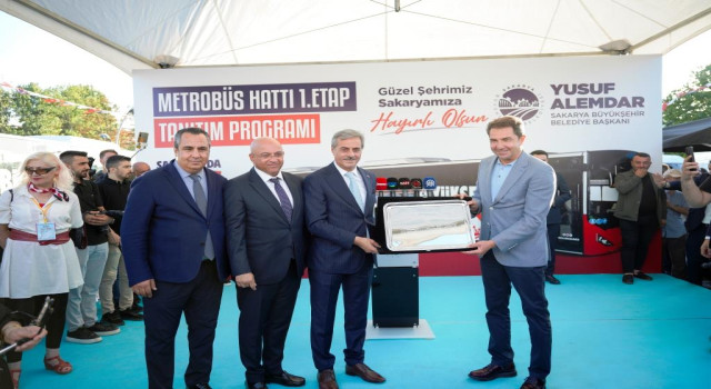 Otokar'dan Sakarya'ya 6 Adet Kent XL Metrobüs Teslimatı