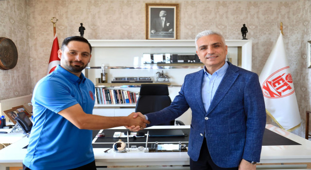 İETT Şoföründen Örnek Davranış