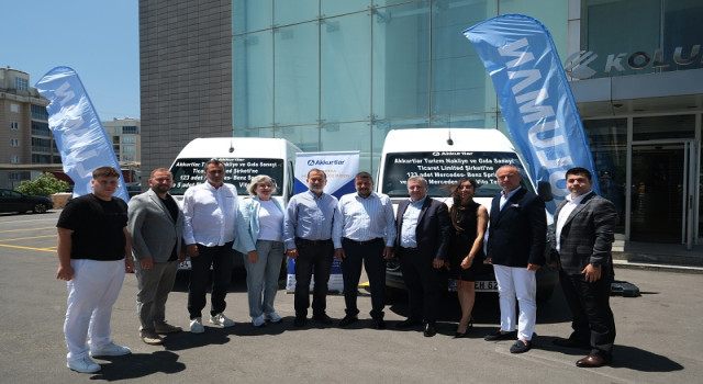 Mercedes-Benz’den Akkurtlar Turizm’e 123 adet Mercedes-Benz Sprinter ve 5 adet Vito