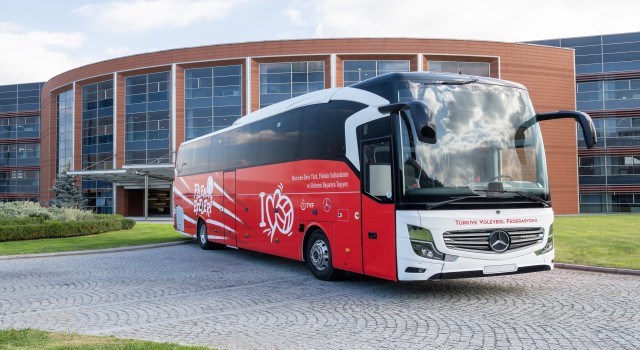 Mercedes-Benz Türk, A Milli Voleybol Takımlarının Resmi Ulaşım Sponsoru Olmaya Devam Ediyor