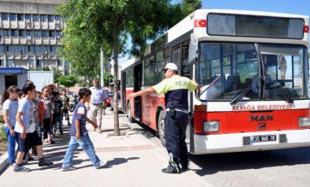 Eğitimin Minik Neferleri Trafik Canavarına Karşı