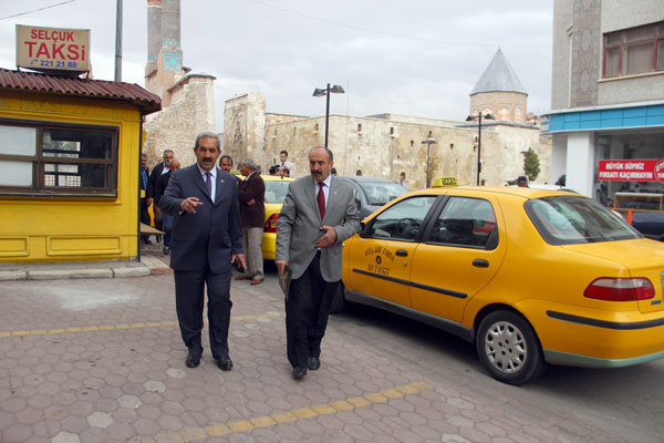 Başkan Taksici Esnafını Ziyaret Etti