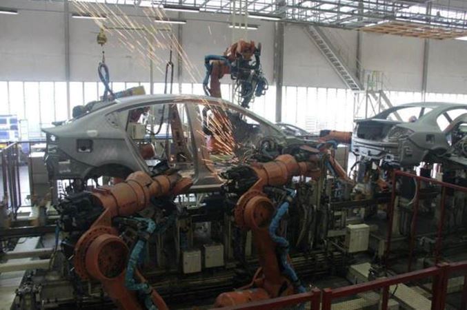 Otomotiv Pazarı Yılın İlk Altı Ayında %25 Daraldı