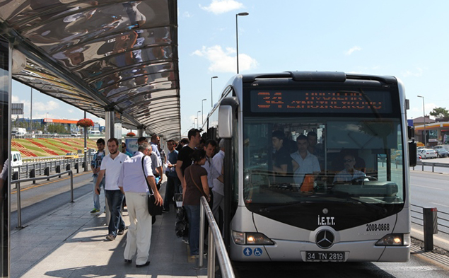 Avcılar-İETT Kampı Metrobüs İstasyonu Yenileniyor