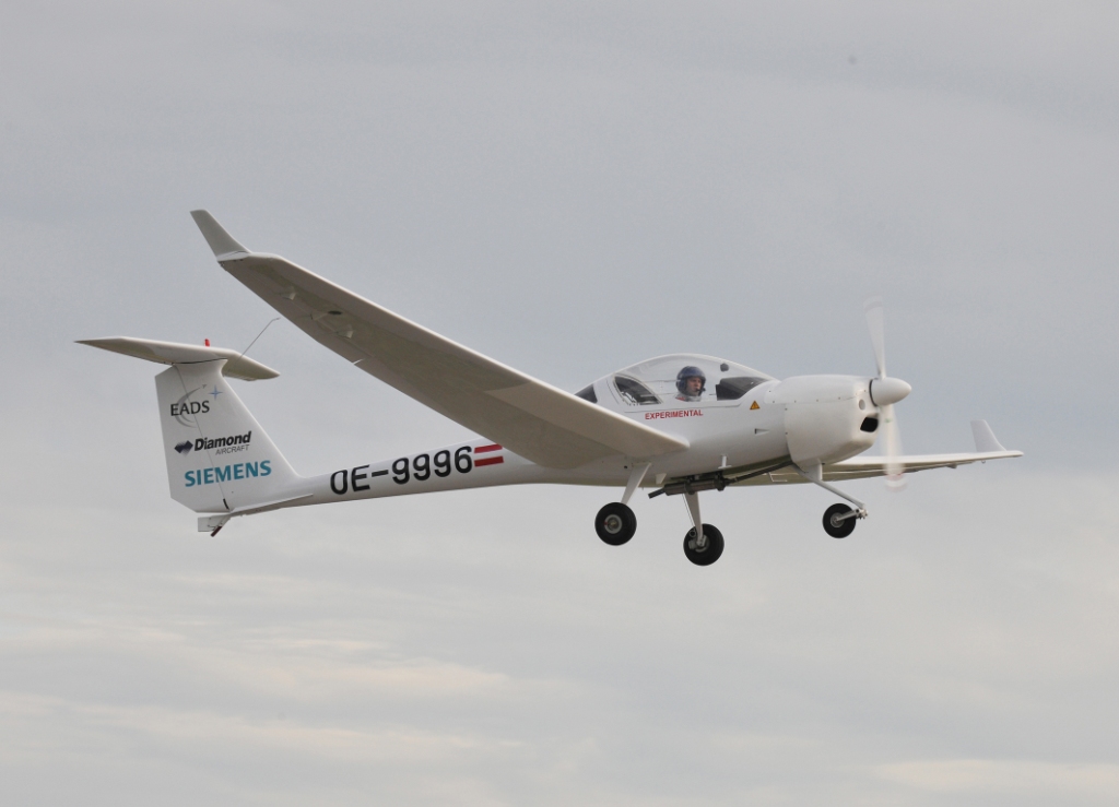 Siemens, Dünyanın İlk Seri Hibrid Elektrikli Uçağını Üretti