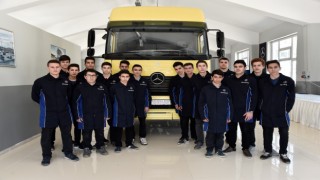 Mercedes-Benz Türk, “EML’miz Geleceğin Yıldızı” Projesi İle Mesleki Eğitime Katkı Sağlıyor