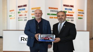 Bursa Büyükşehir Belediye Başkanı Alinur Aktaş, Oyak Renault’yu Ziyaret Etti