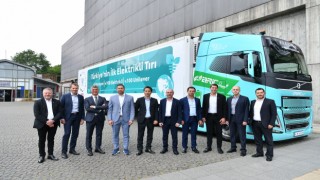 Marubeni Dağıtım ve Servis A.Ş., Unilever Türkiye ve Arıç Lojistik’e Volvo FH Elektrikli Çekicilerini Teslim Etti