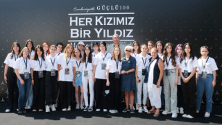 Mercedes-Benz Türk, “Yıldız Kız”larının Başarısını Pakodemy ile Destekliyor