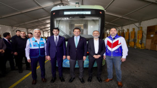 İmamoğlu Yeni Metrobüs Aracını Test Etti