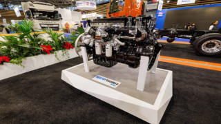 Ford Trucks, Tek Silindirliden Sonra Çok Silindirli Hidrojen Motorunun Ateşlemesini Gerçekleştirdi