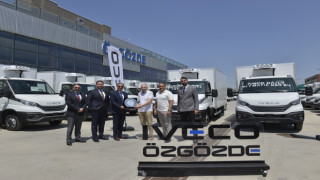 IVECO, Yetkili Satıcısı Özgözde Ankara’dan Zirve Gıda’ya Önemli Teslimat: 70 Adet Daily Kamyonet ile 2025 Yılının En Büyük Teslimatı