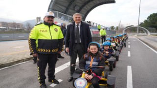 Oyak Renault’dan Çocuklara Yönelik Yol Güvenliği Hamlesi: “Gelecek İçin Güvenli Adımlar”