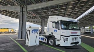 Renault Trucks ve Hugelshofer, yoğun operasyon koşullarında elektrikli kamyonların potansiyelini ortaya koyuyor