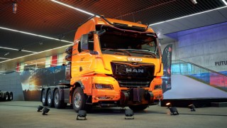 Yeni Aslan Kral: MAN, 250 Tonluk Dev Çekicisini Tanıttı