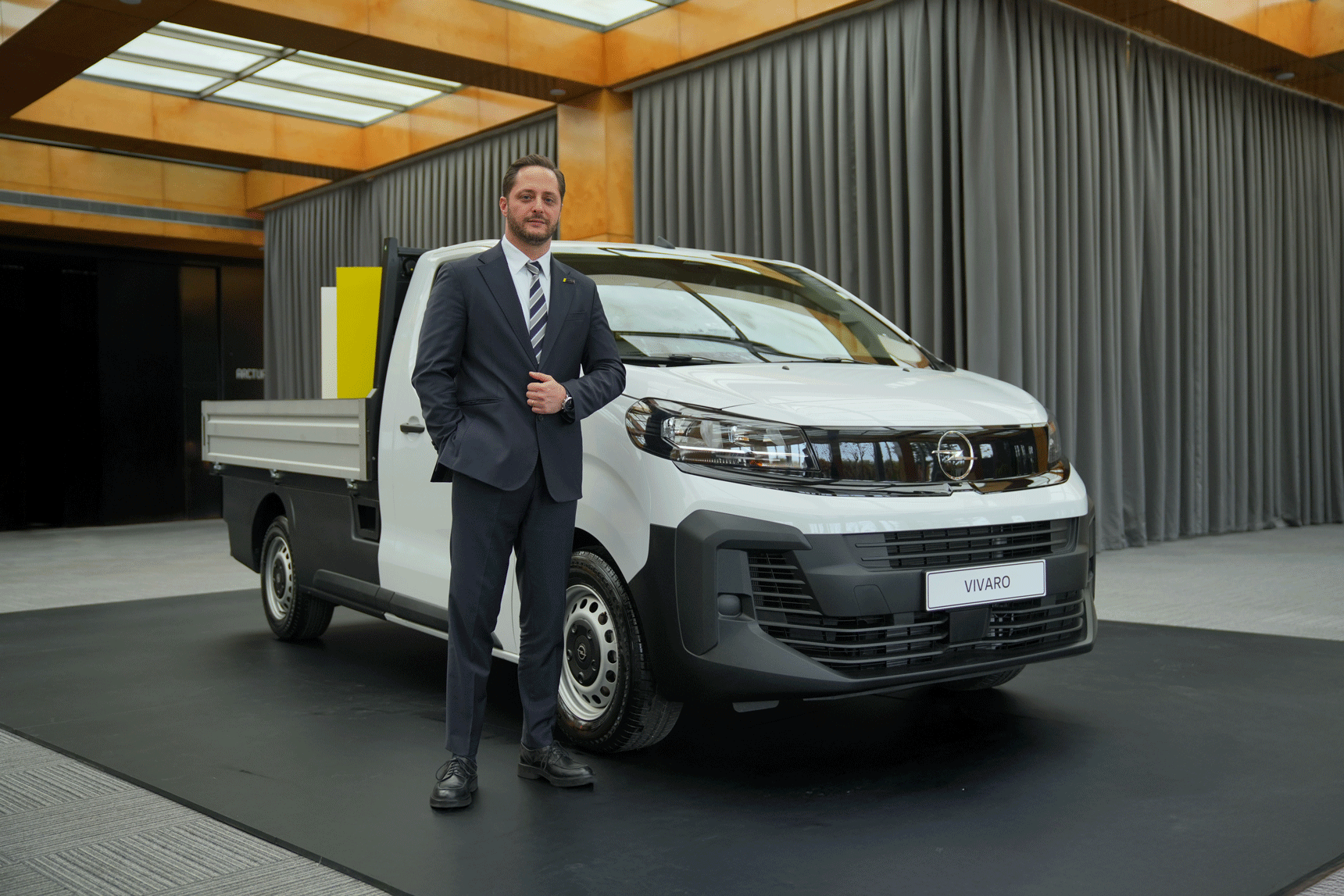 Made in Türkiye İmzalı Yeni Opel Vivaro Kamyonet Satışa Sunuldu