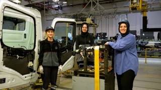 Mercedes-Benz Türk’ten Üretimde Kadın İstihdamına İşin Kaynağında Destek
