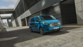 Yeni Ford Tourneo Custom 9+1 Konfigürasyonu: Her Yolculuğu Merak Uyandıran Bir Deneyime Dönüştürüyor