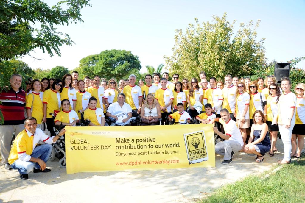 DHL Çalışanları Dünya Gönüllüler Günü'nü Omurilik Felçlileri İle Kutladı