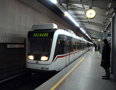 İzmir Metrosu Test Seferlerine Başladı