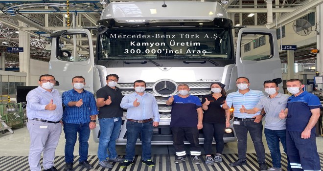 Mercedes-Benz Türk Aksaray Kamyon Fabrikası’nın 300.000’inci Kamyonu Actros 1851 Plus Banttan İndi