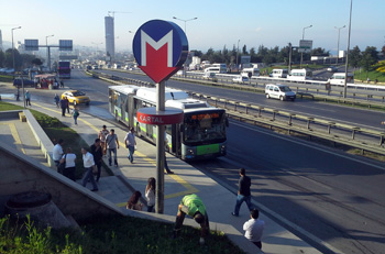 200 Nolu Hat Artık Kartal Metrosunda