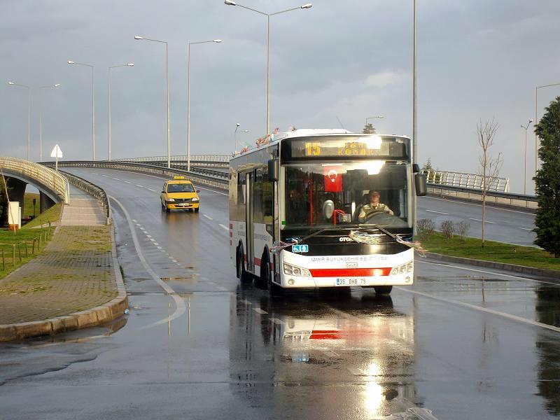 İzmirde Belediye Otobüsleri Grevde