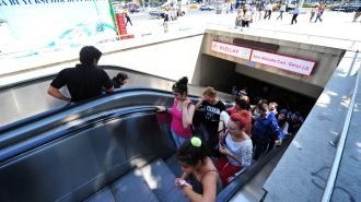 Metroya Yürüyen Merdiven ve Asansör Takviyesi