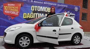 Başarılı Öğrencilere Hediye Otomobil