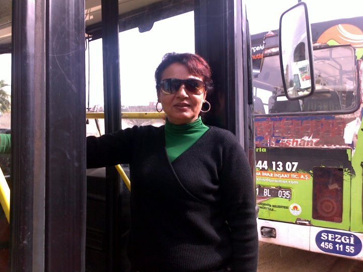 Türkiye'nin İlk Bayan Otobüs Şoförü