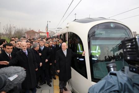 İstanbullu İlk Yerli Üretim Tramvay Raylara İndi