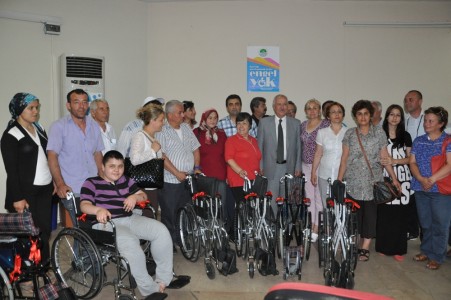 Belediye Başkanından Engelli Vatandaşlara Tekerlekli Sandalye
