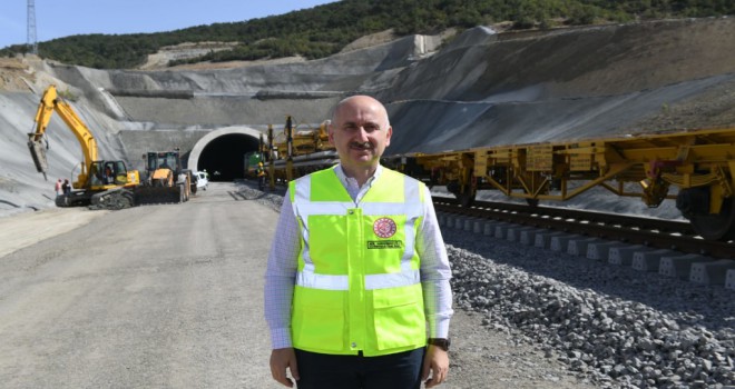 Bakan Karaismailoğlu: Ülkemizi Demir Ağlarla Örüyoruz