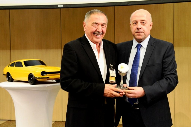 OTOMOTİVİN DUAYENİ DR. EKBER ONUK OYAK RENAULT’DA